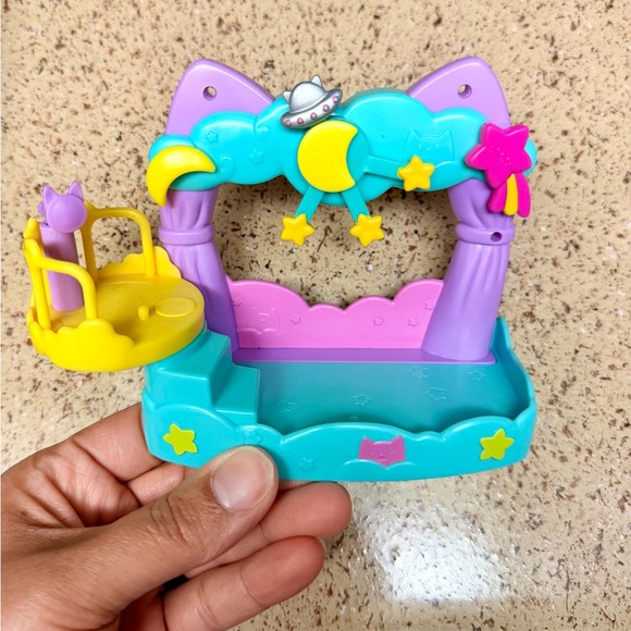 Gabby’s Dollhouse Dreamy Balcony Playset - Picture 2 of 4